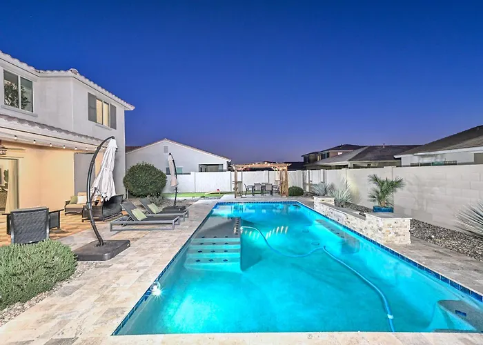 Family-friendly 5 Bedroom - Heated Pool Included Litchfield Park