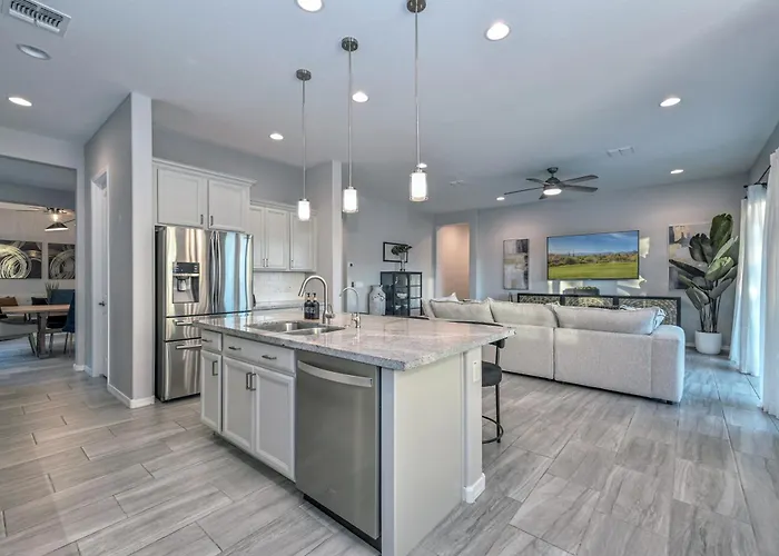 Family-friendly 5 Bedroom - Heated Pool Included * Litchfield Park