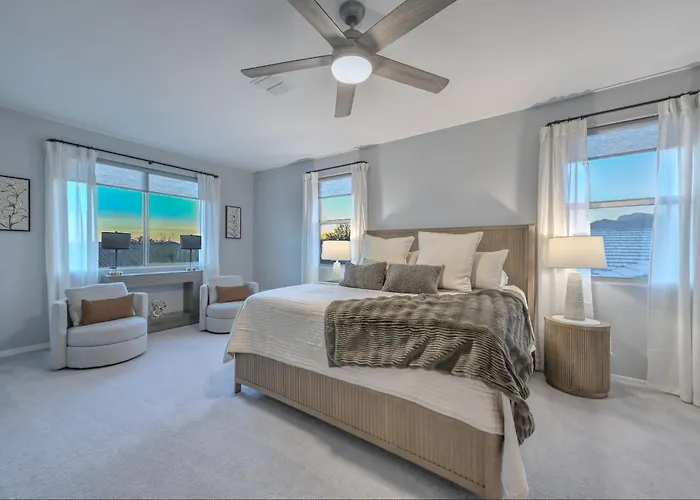 Holiday home Family-friendly 5 Bedroom - Heated Pool Included Litchfield Park