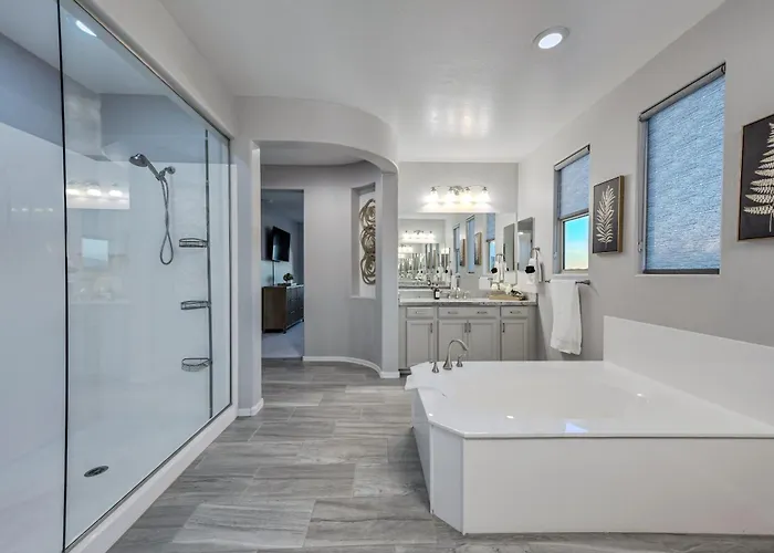 Family-friendly 5 Bedroom - Heated Pool Included * Litchfield Park