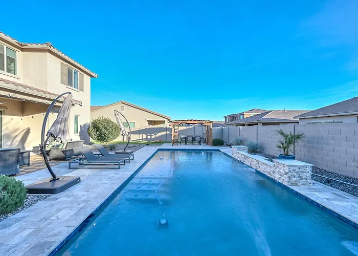 Family-friendly 5 Bedroom - Heated Pool Included Litchfield Park