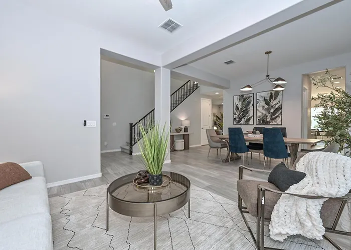 Family-friendly 5 Bedroom - Heated Pool Included * Litchfield Park