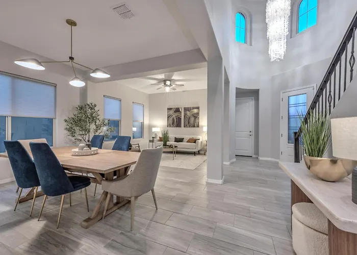 Family-friendly 5 Bedroom - Heated Pool Included Holiday home Litchfield Park