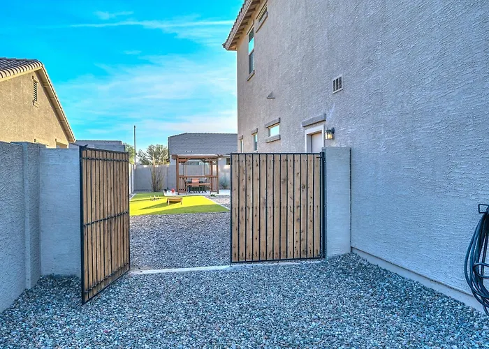Holiday home Family-friendly 5 Bedroom - Heated Pool Included Litchfield Park