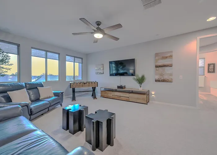 Family-friendly 5 Bedroom - Heated Pool Included Litchfield Park