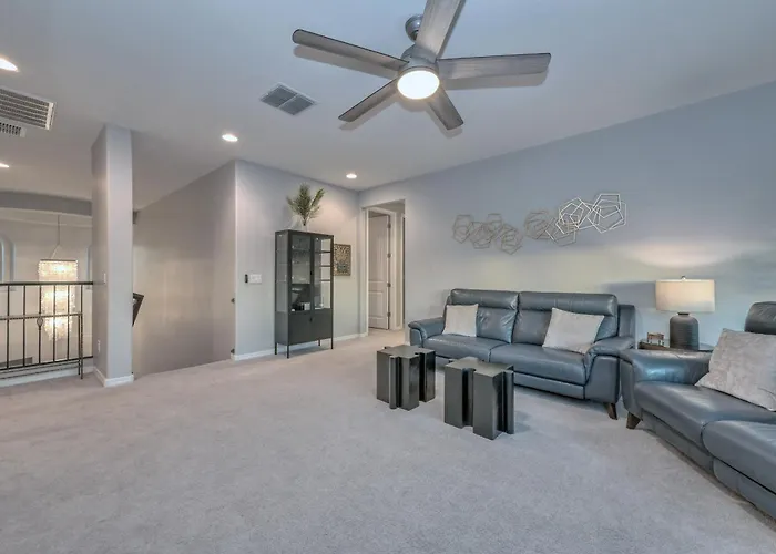 Family-friendly 5 Bedroom - Heated Pool Included *