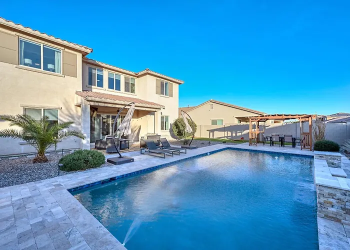Family-friendly 5 Bedroom - Heated Pool Included Litchfield Park