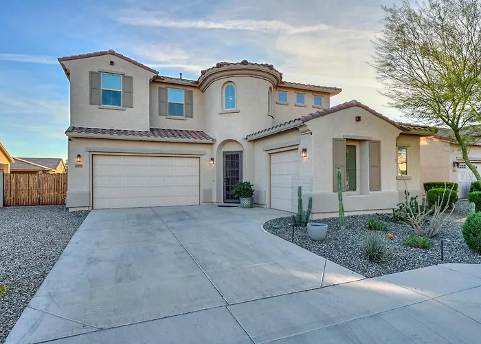 Family-friendly 5 Bedroom - Heated Pool Included