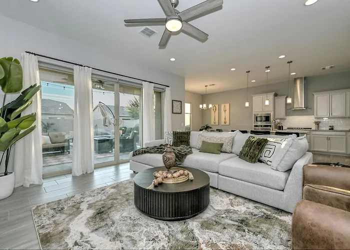 Family-friendly 5 Bedroom - Heated Pool Included * Litchfield Park